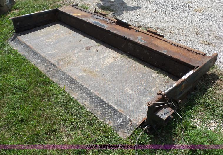 image for item BG9714 Tommy Lift end gate