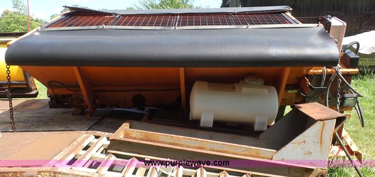 image for item BG9715 Monroe spreader