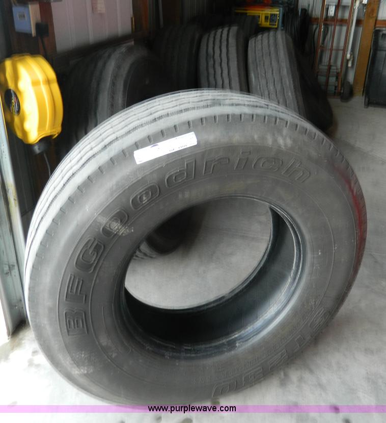 image for item BK9488 (8) B.F. Goodrich 315/80R22.5 tires