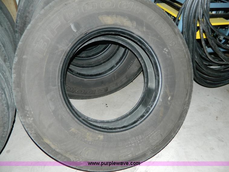 image for item BK9488 (8) B.F. Goodrich 315/80R22.5 tires