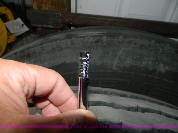 image for item BK9488 (8) B.F. Goodrich 315/80R22.5 tires