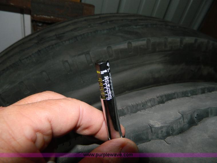 image for item BK9488 (8) B.F. Goodrich 315/80R22.5 tires