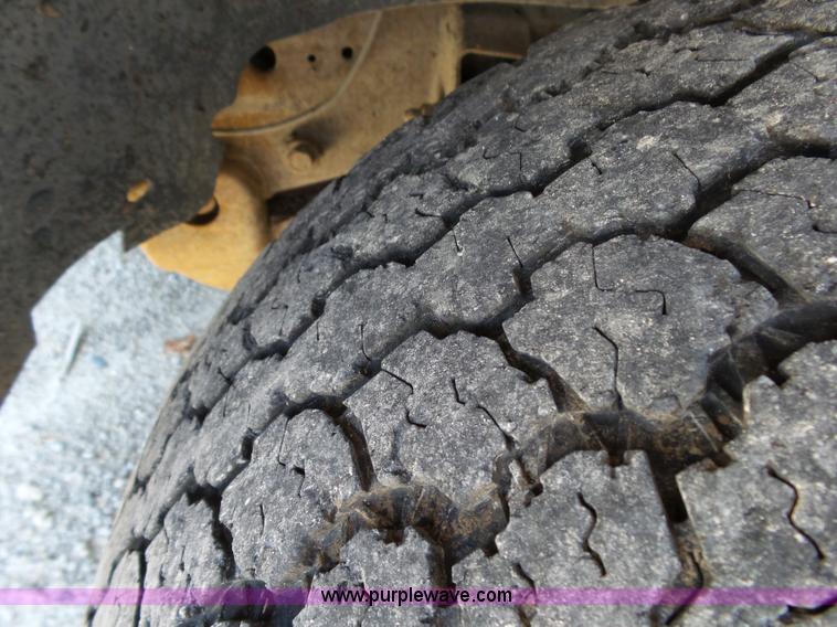 image for item BM9668 2005 Chevrolet Silverado 1500 Ext. Cab pickup truck