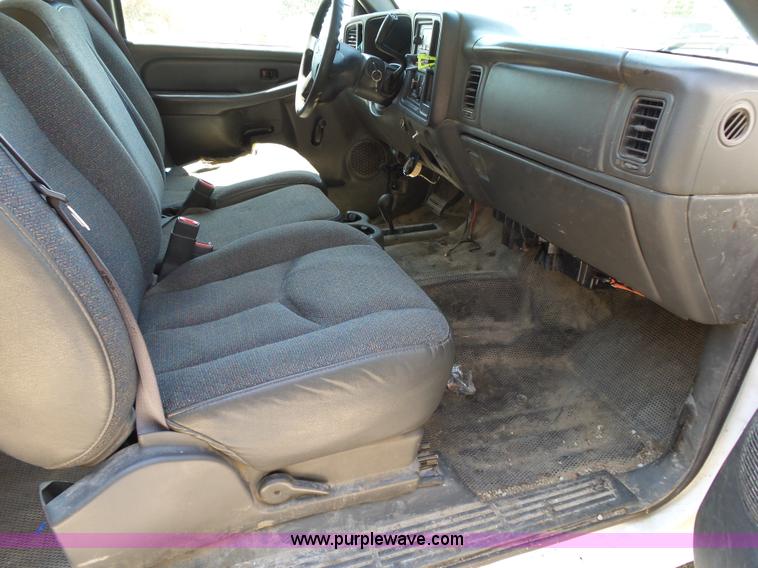 image for item BM9668 2005 Chevrolet Silverado 1500 Ext. Cab pickup truck