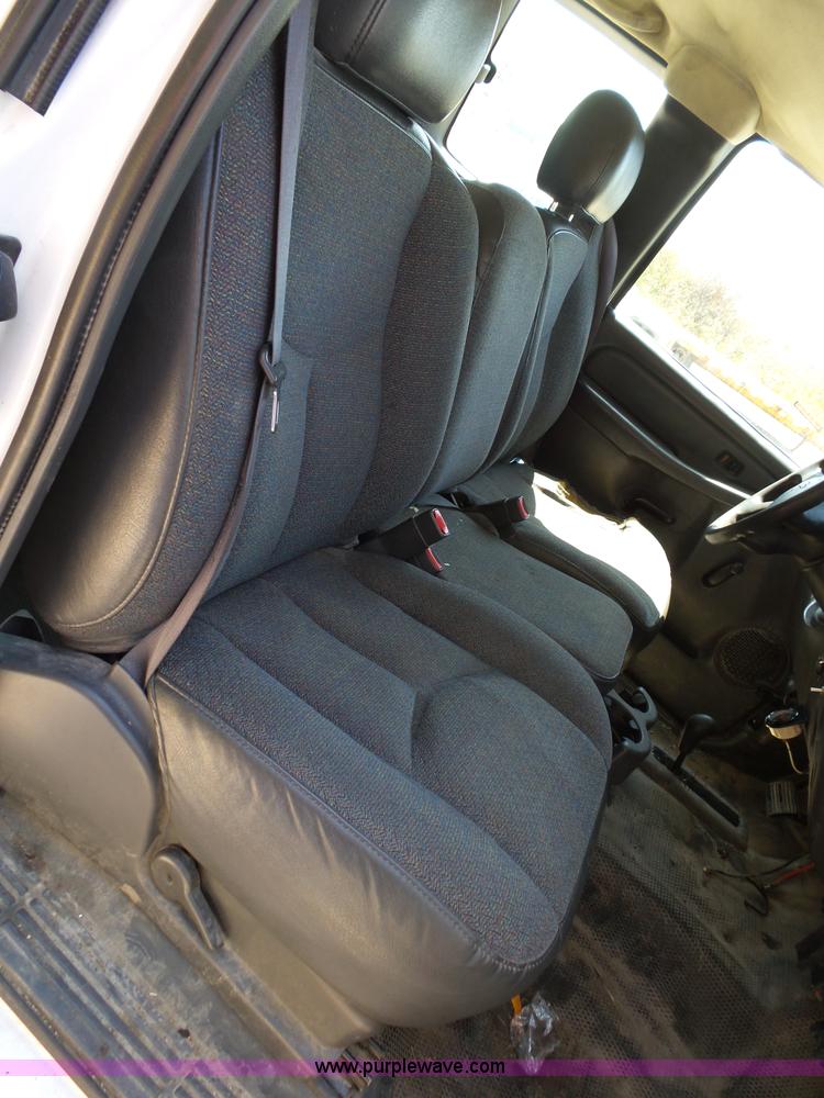 image for item BM9668 2005 Chevrolet Silverado 1500 Ext. Cab pickup truck