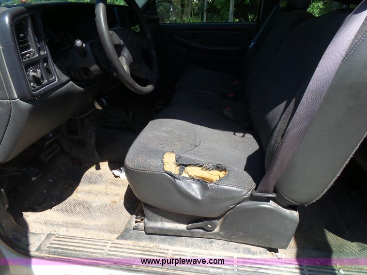 image for item BM9668 2005 Chevrolet Silverado 1500 Ext. Cab pickup truck