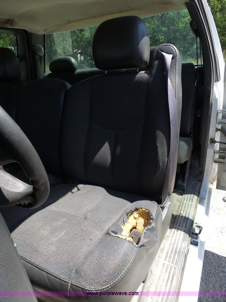 image for item BM9668 2005 Chevrolet Silverado 1500 Ext. Cab pickup truck