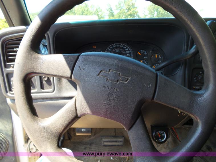 image for item BM9668 2005 Chevrolet Silverado 1500 Ext. Cab pickup truck