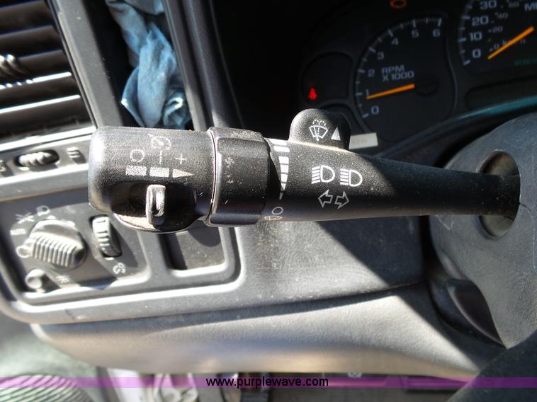 image for item BM9668 2005 Chevrolet Silverado 1500 Ext. Cab pickup truck