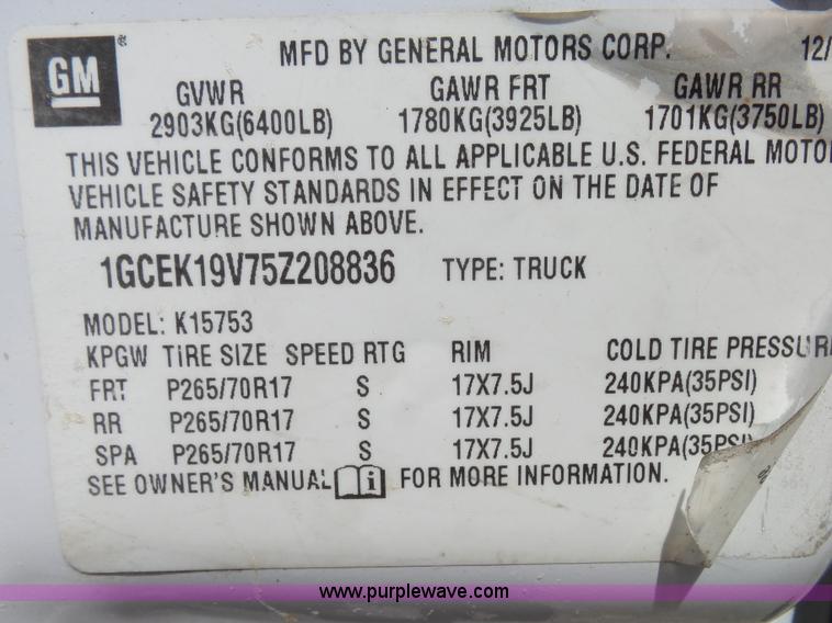 image for item BM9668 2005 Chevrolet Silverado 1500 Ext. Cab pickup truck