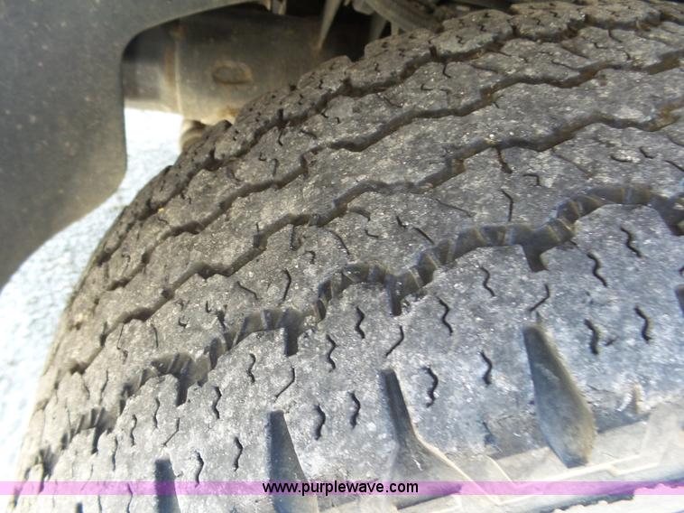 image for item BM9669 2010 Dodge Dakota Crew Cab pickup truck