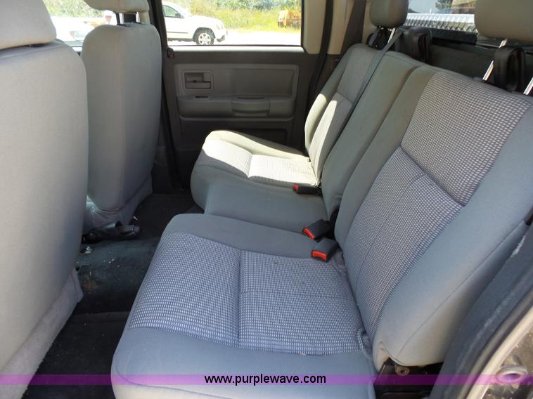 image for item BM9669 2010 Dodge Dakota Crew Cab pickup truck