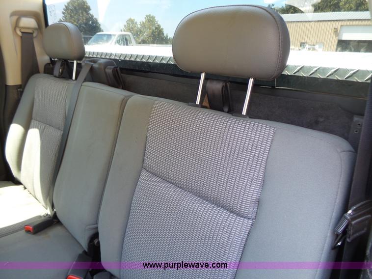 image for item BM9669 2010 Dodge Dakota Crew Cab pickup truck