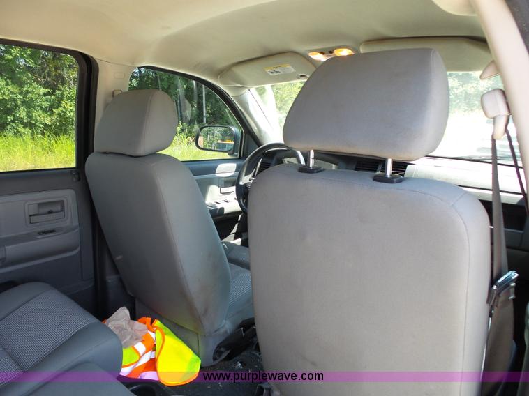 image for item BM9669 2010 Dodge Dakota Crew Cab pickup truck