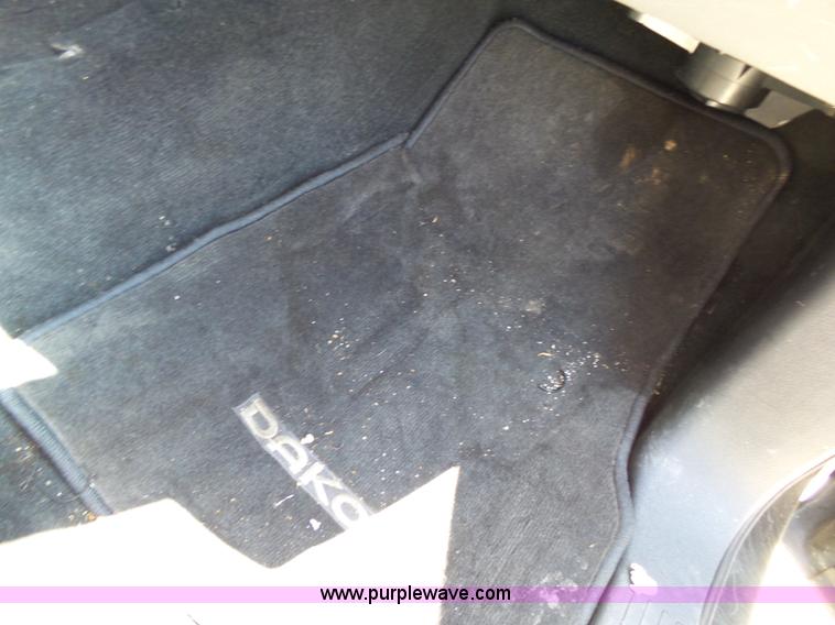 image for item BM9669 2010 Dodge Dakota Crew Cab pickup truck