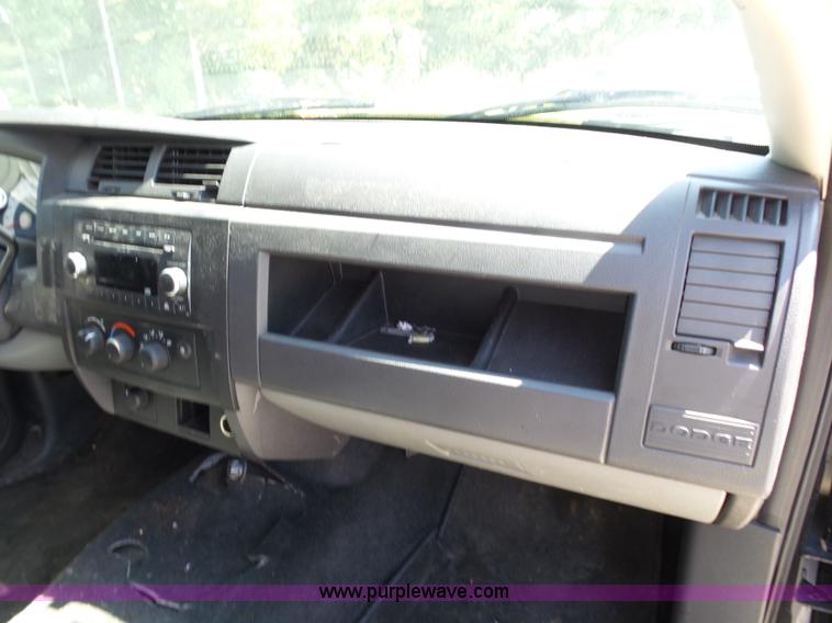 image for item BM9669 2010 Dodge Dakota Crew Cab pickup truck