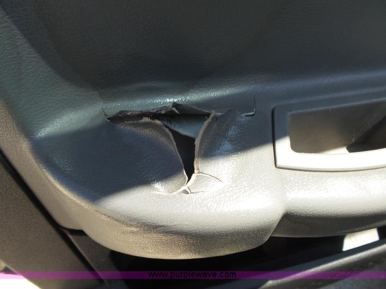 image for item BM9669 2010 Dodge Dakota Crew Cab pickup truck