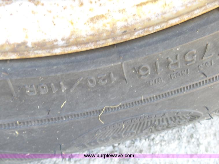 image for item BM9670 2000 Chevrolet 3500 pickup truck