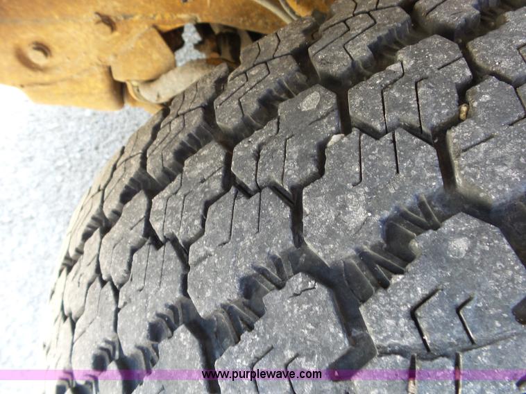 image for item BM9670 2000 Chevrolet 3500 pickup truck