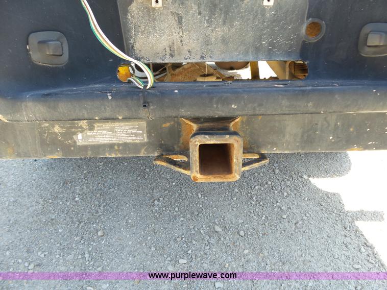 image for item BM9670 2000 Chevrolet 3500 pickup truck