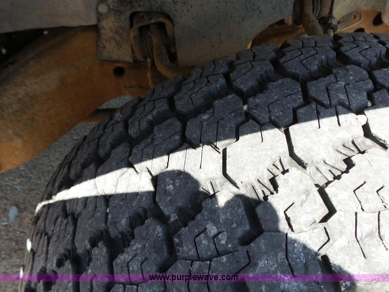 image for item BM9670 2000 Chevrolet 3500 pickup truck