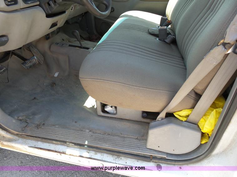 image for item BM9670 2000 Chevrolet 3500 pickup truck