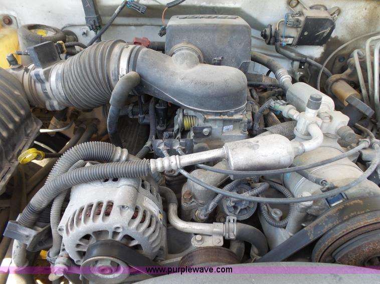 image for item BM9670 2000 Chevrolet 3500 pickup truck