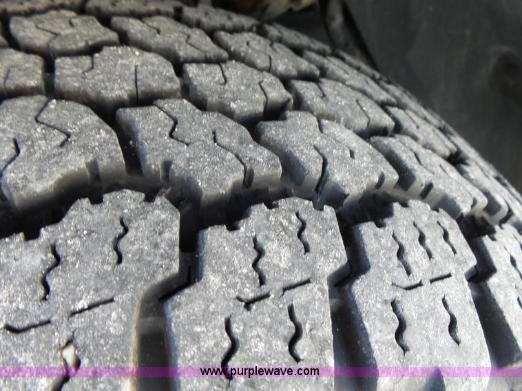 image for item BM9671 2010 Dodge Dakota Crew Cab pickup truck