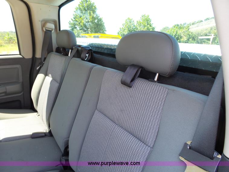 image for item BM9671 2010 Dodge Dakota Crew Cab pickup truck