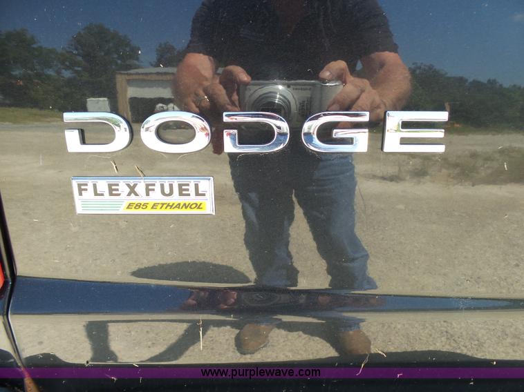 image for item BM9671 2010 Dodge Dakota Crew Cab pickup truck