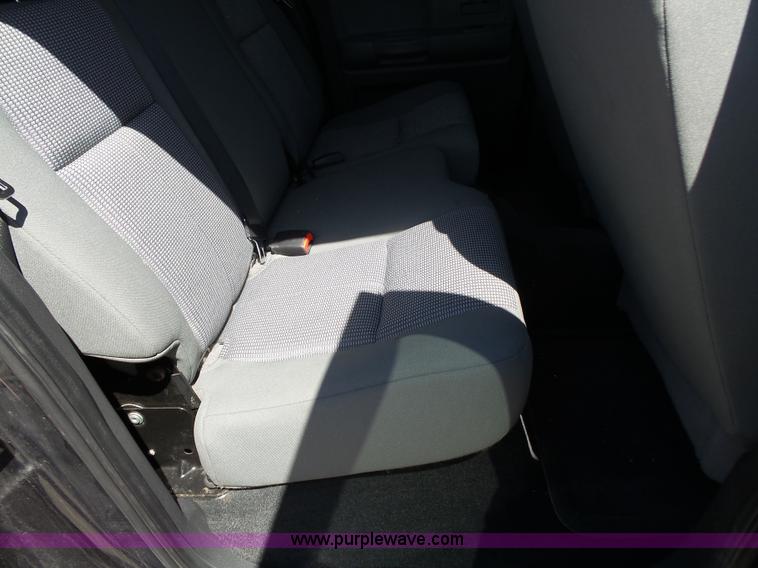 image for item BM9671 2010 Dodge Dakota Crew Cab pickup truck