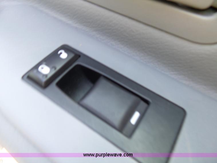 image for item BM9671 2010 Dodge Dakota Crew Cab pickup truck