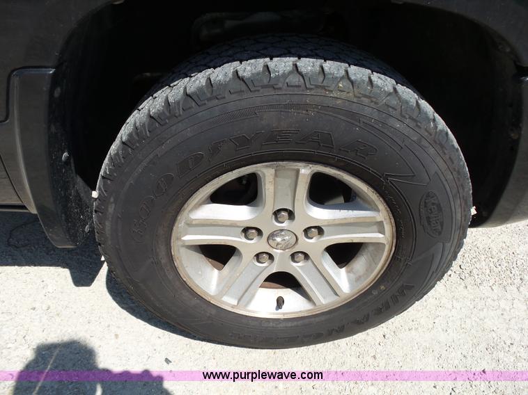 image for item BM9671 2010 Dodge Dakota Crew Cab pickup truck