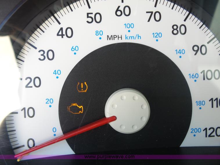 image for item BM9671 2010 Dodge Dakota Crew Cab pickup truck