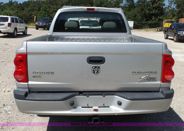 image for item BM9672 2010 Dodge Dakota Crew Cab pickup truck