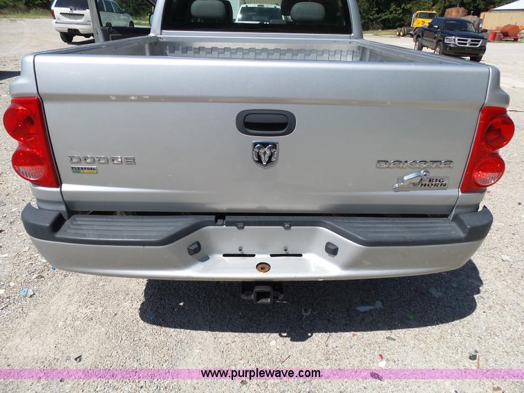 image for item BM9672 2010 Dodge Dakota Crew Cab pickup truck