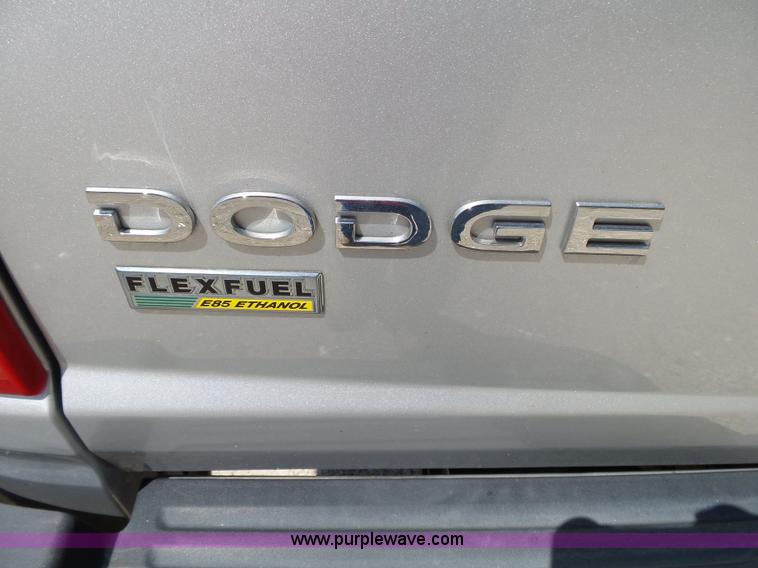 image for item BM9672 2010 Dodge Dakota Crew Cab pickup truck