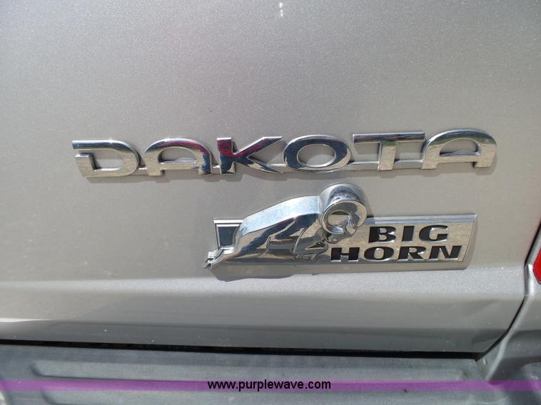 image for item BM9672 2010 Dodge Dakota Crew Cab pickup truck