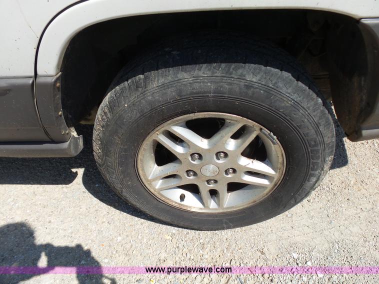 image for item BM9674 2004 Jeep Grand Cherokee SUV