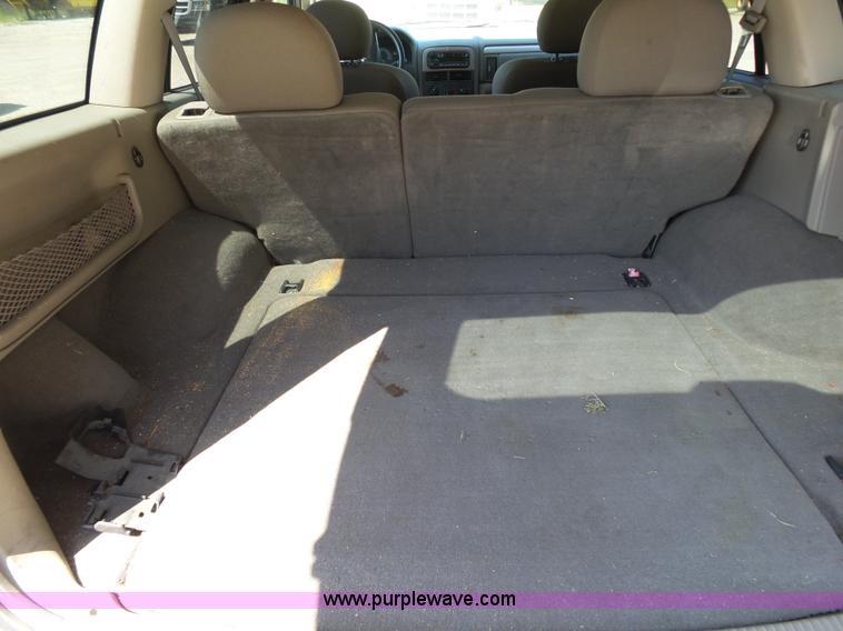 image for item BM9674 2004 Jeep Grand Cherokee SUV