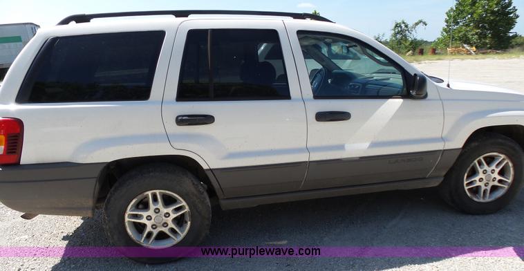 image for item BM9674 2004 Jeep Grand Cherokee SUV