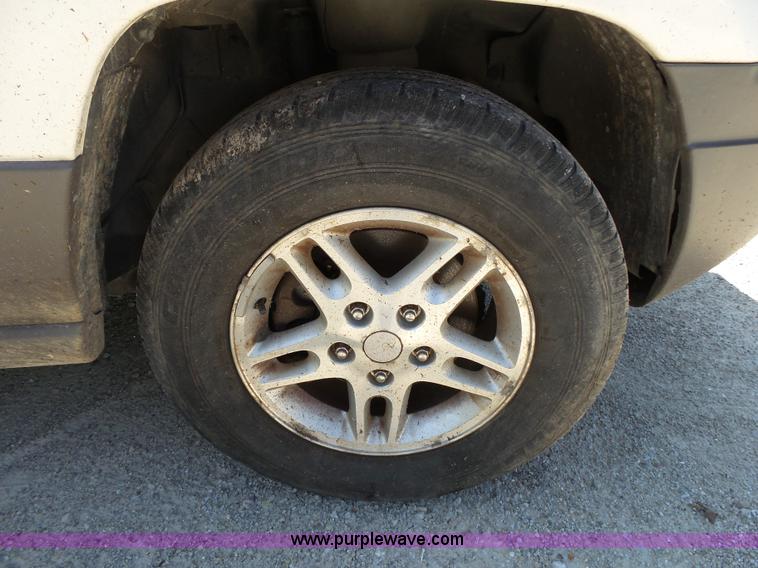 image for item BM9674 2004 Jeep Grand Cherokee SUV