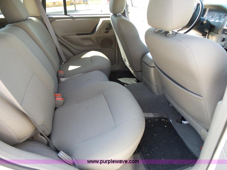 image for item BM9674 2004 Jeep Grand Cherokee SUV