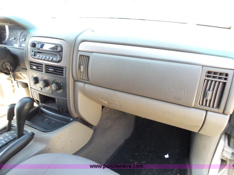 image for item BM9674 2004 Jeep Grand Cherokee SUV