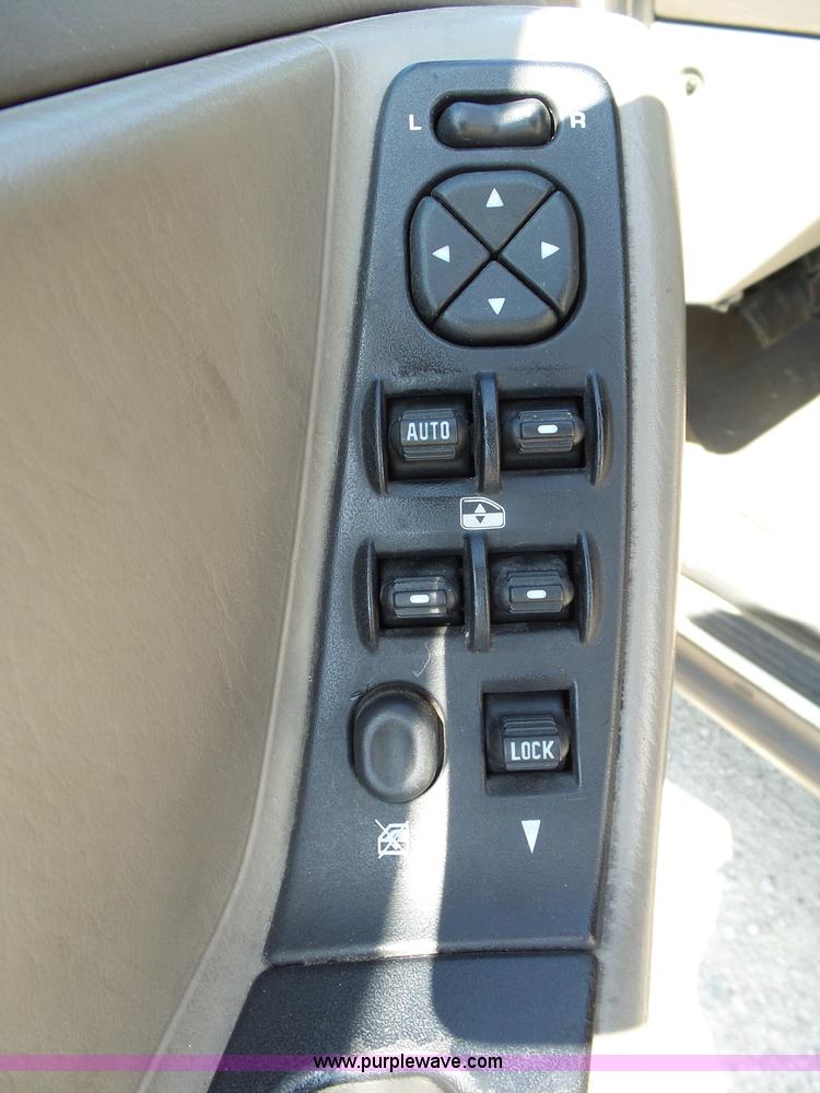 image for item BM9674 2004 Jeep Grand Cherokee SUV