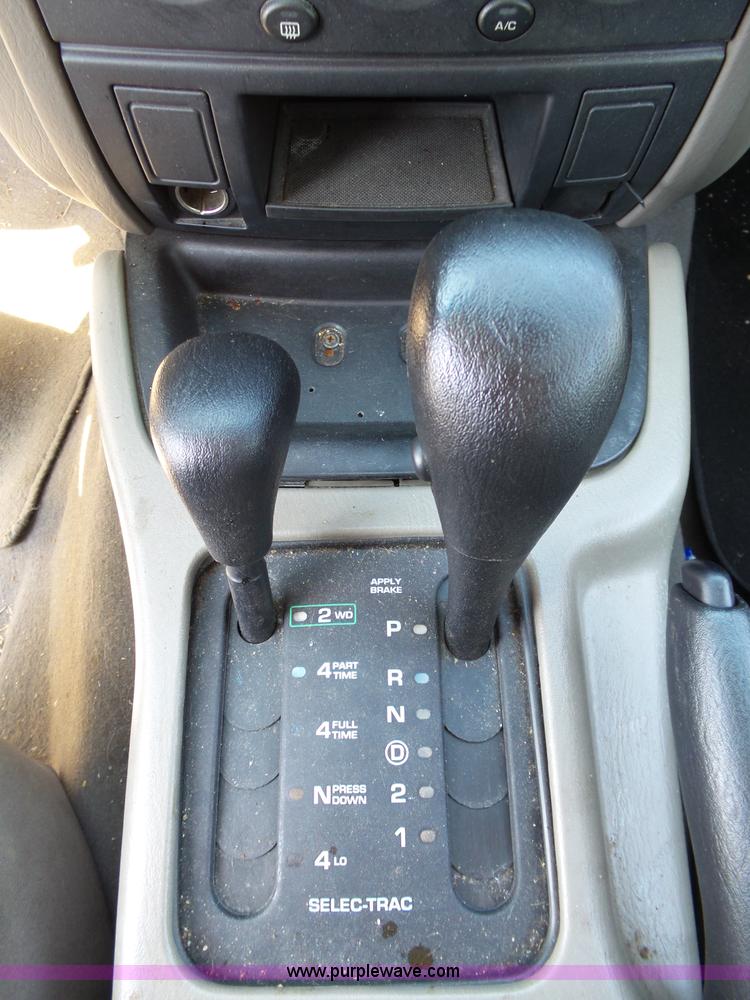 image for item BM9674 2004 Jeep Grand Cherokee SUV