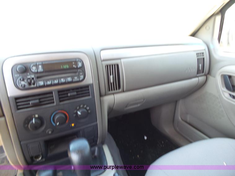 image for item BM9674 2004 Jeep Grand Cherokee SUV