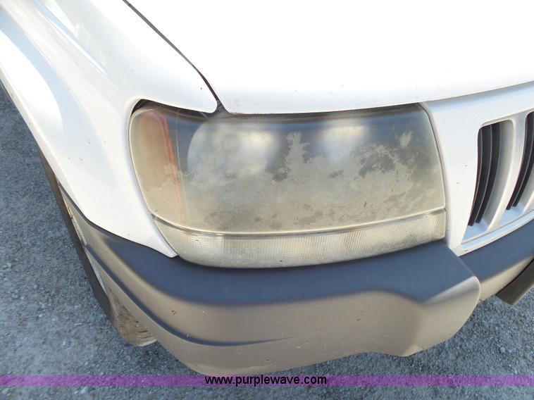 image for item BM9674 2004 Jeep Grand Cherokee SUV