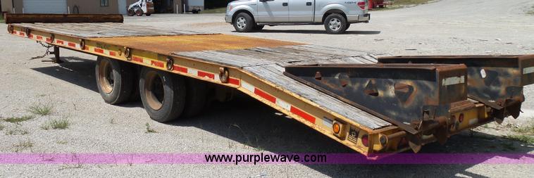 image for item BM9676 2000 Trail King TK40LP-2800 equipment trailer