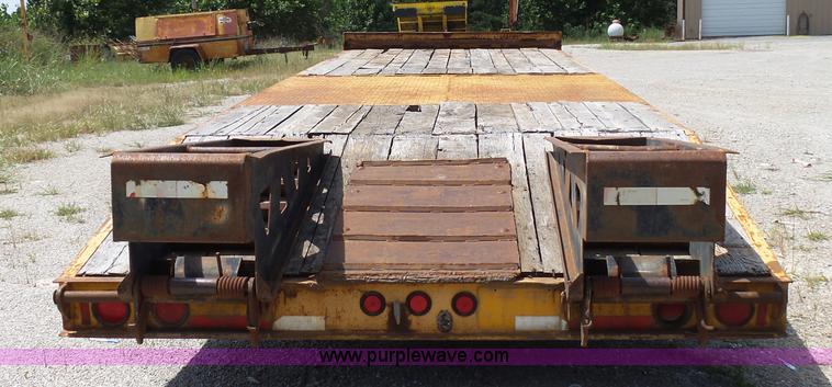 image for item BM9676 2000 Trail King TK40LP-2800 equipment trailer